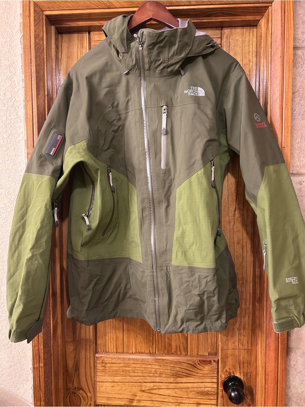 The North Face Two-Tone Olive Green Waterproof adult xl/tg men’s summit series